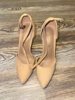Dream Pairs Nude/Tan Pointed Toe Ankle Strap Heels
